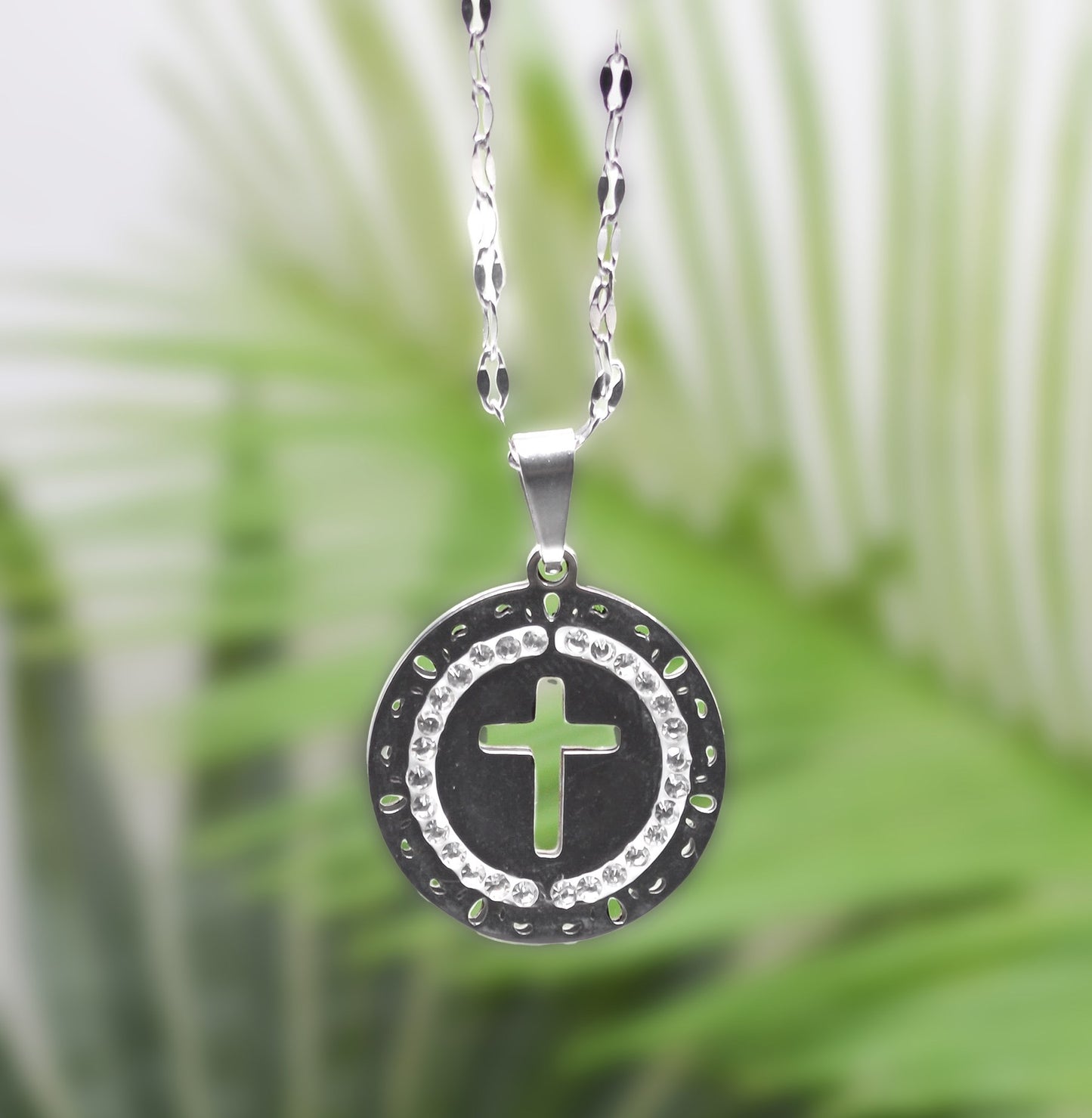 Necklace-Eden Merry-Cross-Circle-Silver