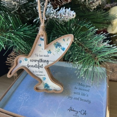 Ornament-Hummingbird (5" x 5" x 1")
