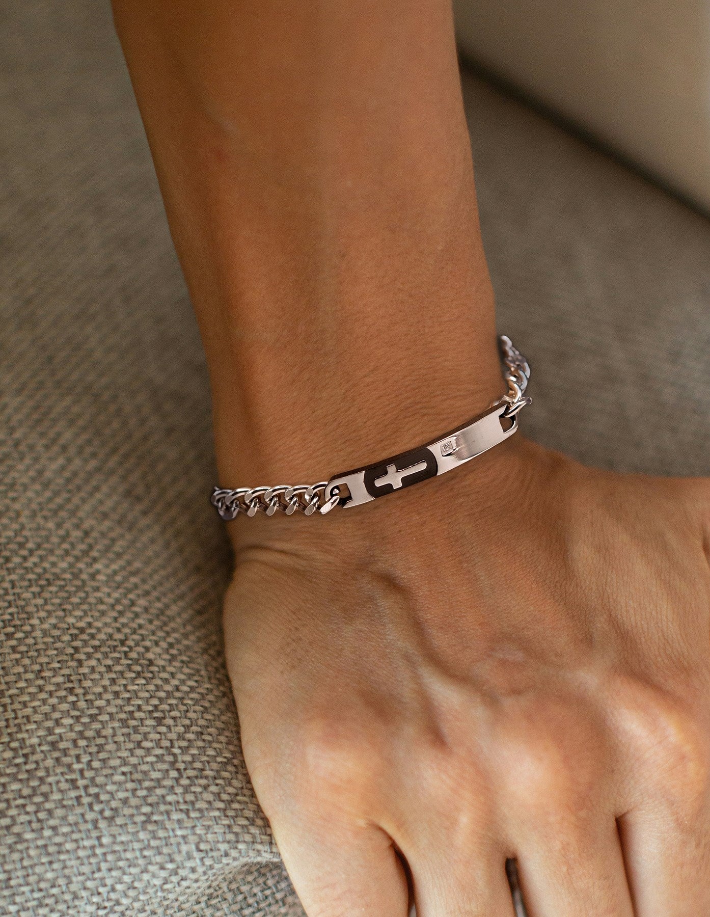 Bracelet-Eden Merry-Cross-Black/Silver